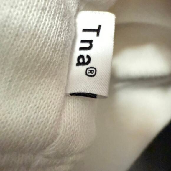 ARITZIA TNA Cropped‎ Zip Sweatshirt Women XS White Activewear Lightweight - Picture 6 of 9